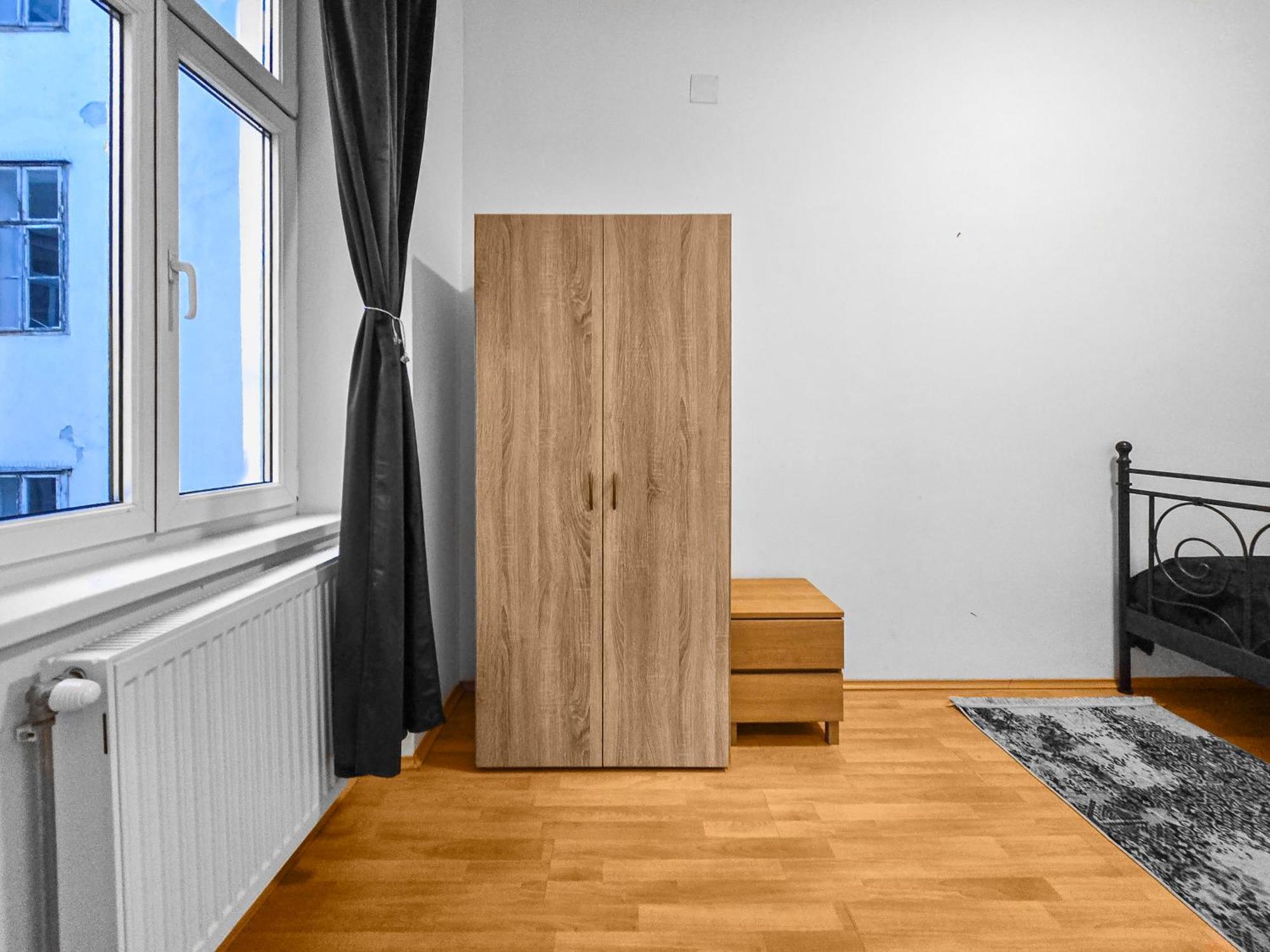 Modern Three-Bedroom, Triple King Beds Viena Exterior foto